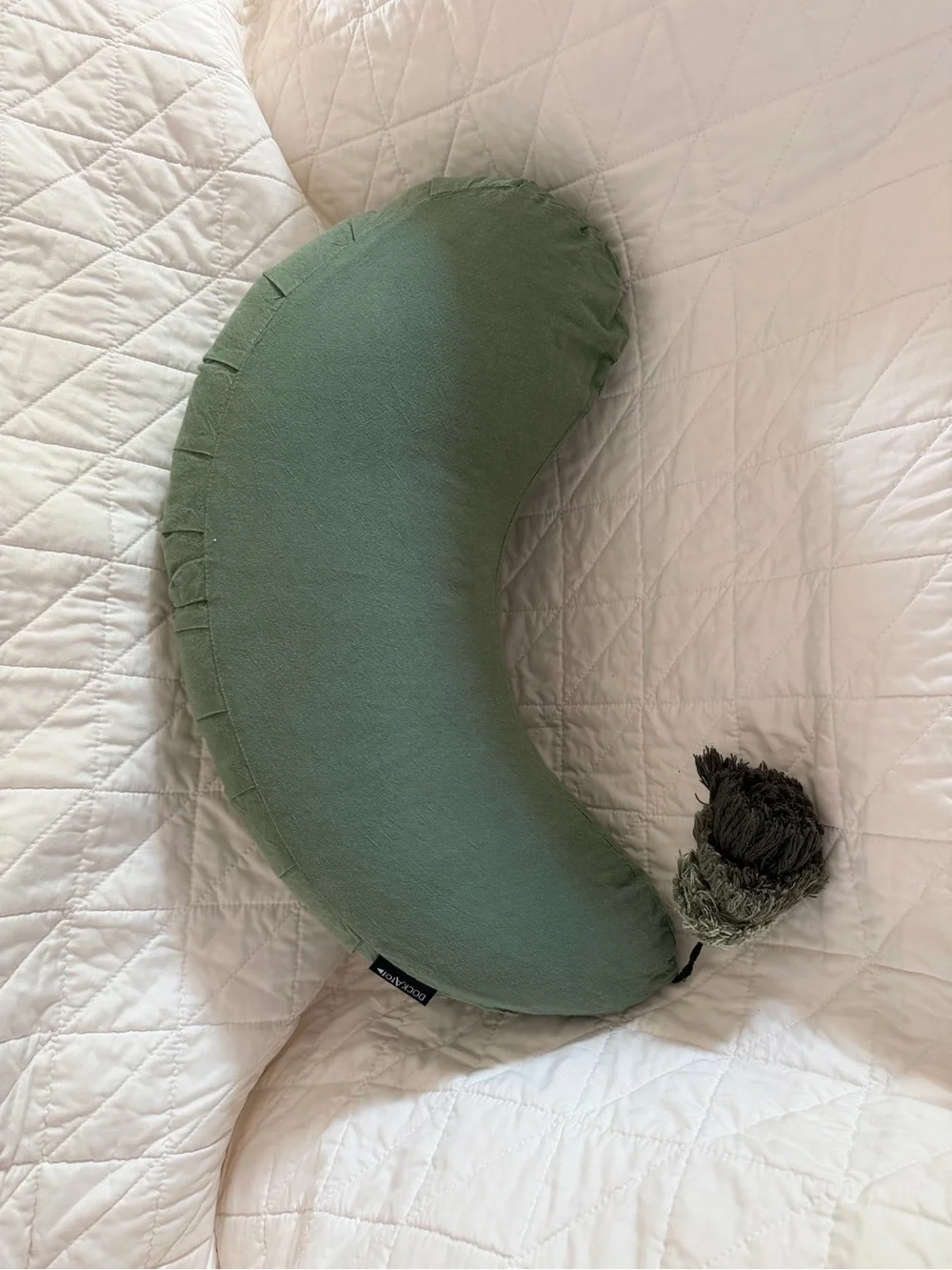 La Maman Wedge Nursing Pillow - Sage Green
